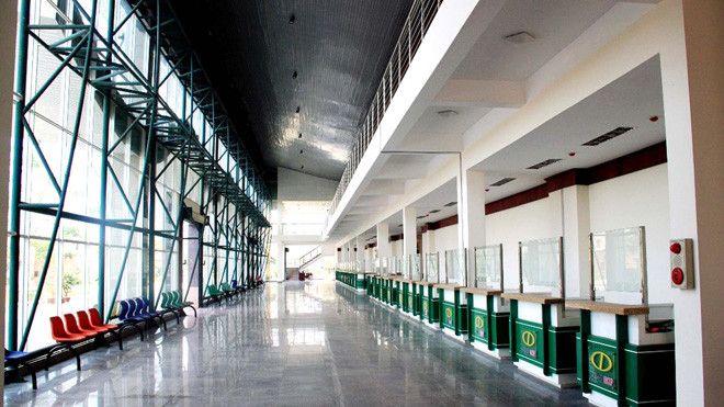 Bến xe phía Nam (TP Đà Nẵng) được đầu tư cả trăm tỷ đồng nhưng không một bóng người