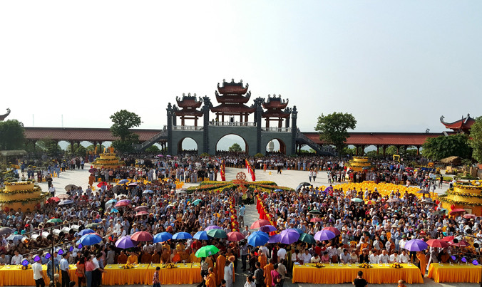 "Lễ hội hoa cúc" là lễ hội mang tính nhân văn sâu sắc gắn liền với lòng tri ân của nhân dân với Bác Hồ, các anh hùng liệt sỹ, cha mẹ, thầy cô... 