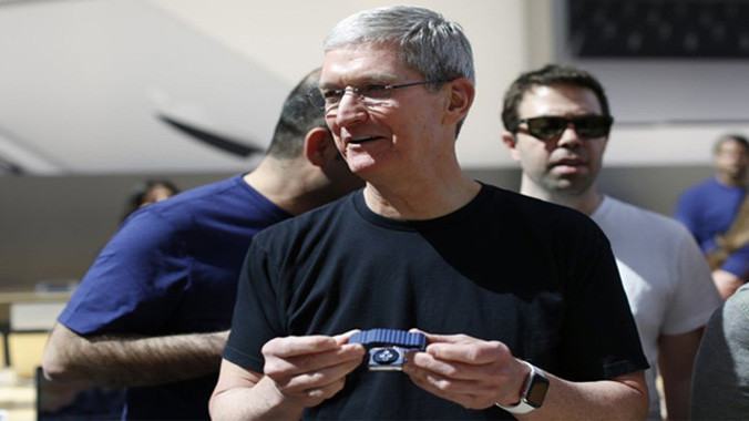 Tim Cook sử dụng một phiên bản Apple Watch đặc biệt