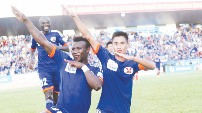 Cuộc đối đầu của các cầu thủ Than Quảng Ninh với đối thủ An Giang cuối tuần này được xếp vào diện “nhạy cảm”, cần sự quan tâm đặc biệt của BTC giải. ảnh: VSI