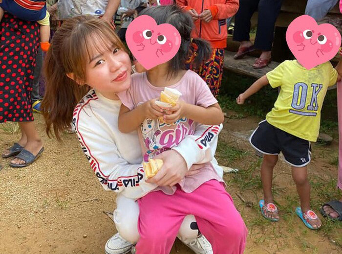 Showbiz 9/11: Huỳnh Anh vui vẻ xuất hiện sau ồn ào tình cảm với Quang Hải 