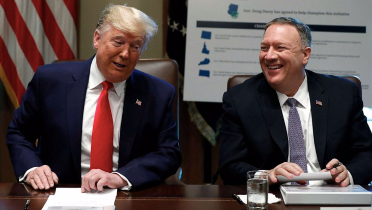 Ngoại trưởng Mike Pompeo (phải) vẫn tích cực hoạt động trong những ngày cuối cùng của nhiệm kỳ. (Ảnh: Shutterstock)