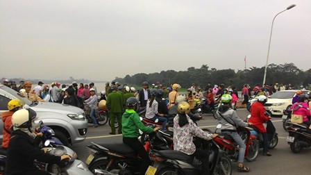 Thi thể nạn nhân được tìm thấy sau hơn 1 ngày tìm kiếm vất vả trong giá lạnh.