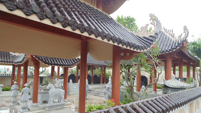 Một ngôi mộ đại gia trong công viên Vĩnh Hằng.