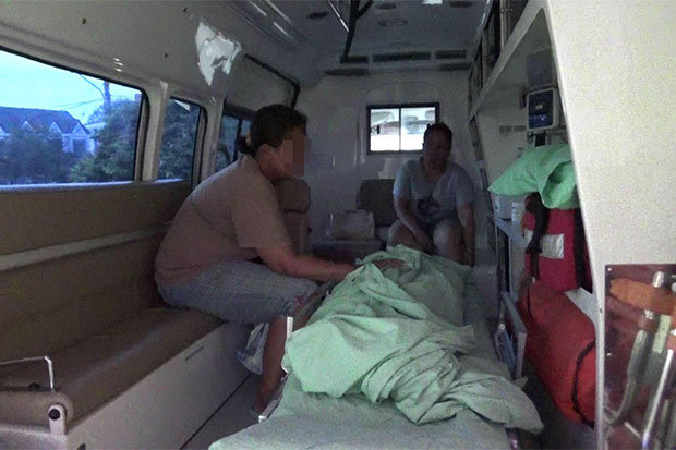 Người mẹ và bạn thân bên thi thể con gái 8 tuổi.