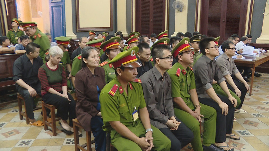 Chiều nay 22/8, phiên tòa xử vụ “Hoạt động nhằm lật đổ chính quyền nhân dân" đã kết thúc sau khi tuyên án.