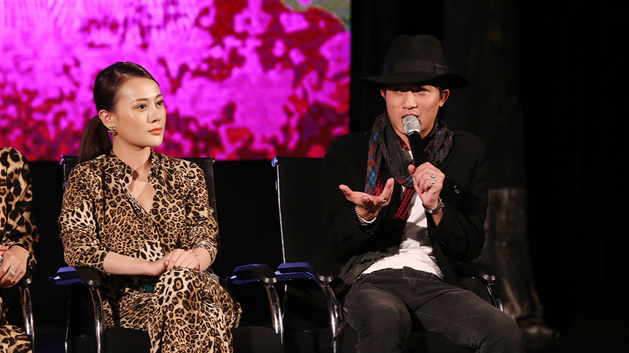 Phương Oanh-Doãn Quốc Đam trong cuộc giao lưu với khán giả chiều 25/11 tại Nhà hát Tuổi trẻ