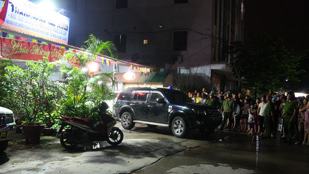 Hiện trường vụ khám xét tại Công ty TNHH Thành Hưng Bắc Ninh tối 13/8. Ảnh: TT