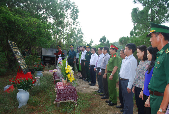 Những ngày cao điểm, có hàng chục ngàn lượt khách hành hương, viếng mộ Đại tướng Võ Nguyên Giáp.