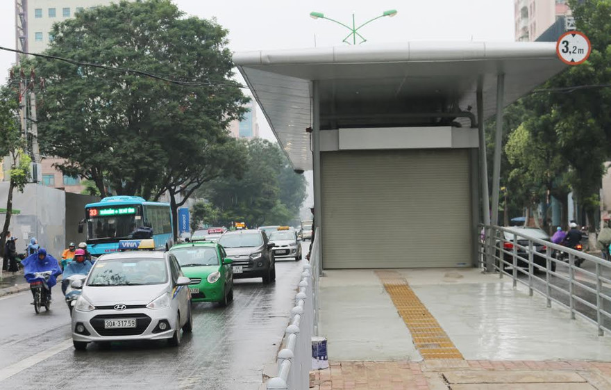 Xử phạt nặng xe lấn làn buýt nhanh