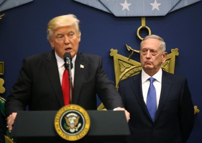 Tổng thống Mỹ Donald Trump và Bộ trưởng Quốc phòng James Mattis tại Lầu Năm Góc