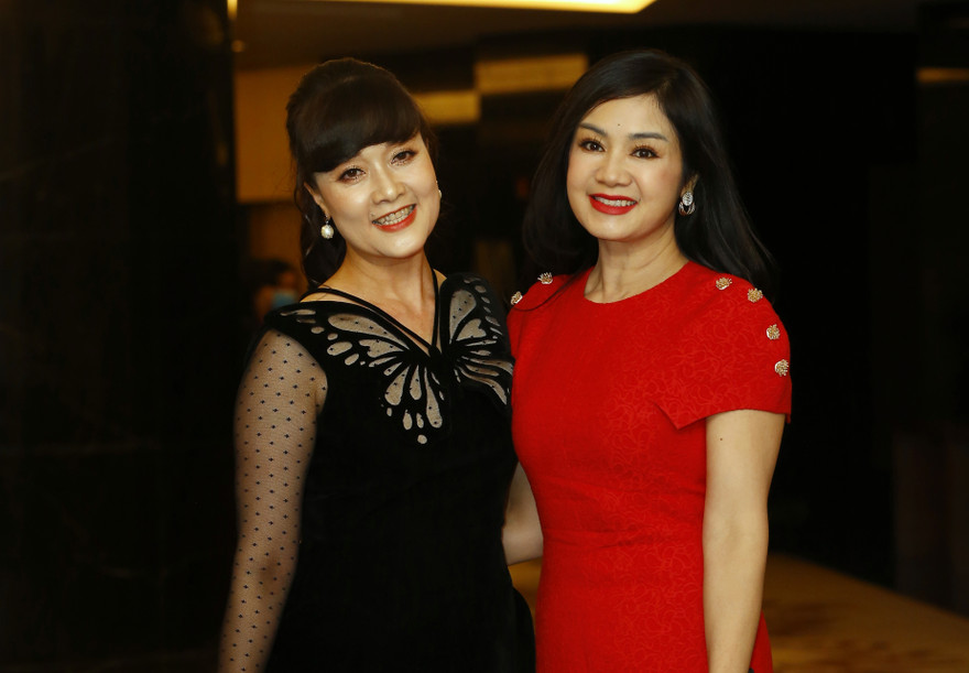 NSND Thu Hà và nghệ sĩ Vân Dung trong phim mới "Hướng dương ngược nắng"