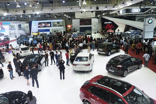 Dạo quanh 'Đại tiệc xe sang' VIMS 2016