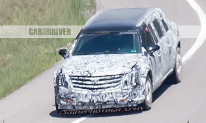 Hai ứng cử viên Tổng thống thứ 45 của Mỹ đang bước vào những cuộc vận động tranh cử quyết liệt cho chiếc ghế phòng Bầu dục tại Nhà Trắng. Ai thắng cử đi chăng nữa, công việc của sở Mật vụ cũng không thay đổi, trong đó có việc chuẩn bị chiếc limousine mới.