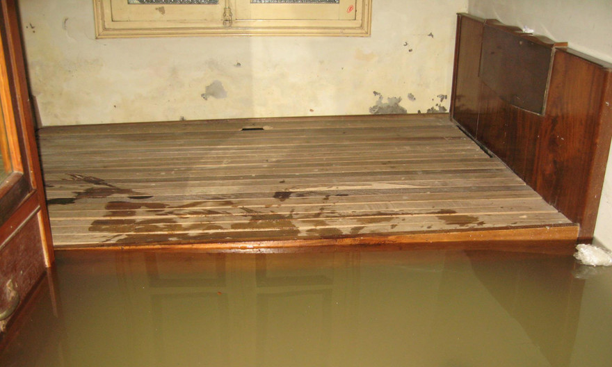 Theo trung tâm Dự báo Khí tượng Thủy văn Trung ương, ở khu vực Hà Nội tối và đêm qua đã có mưa vừa, mưa to đến rất to. 