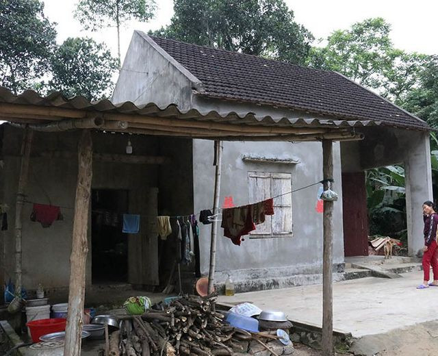 Ngôi nhà xảy ra vụ việc bố ném con 7 ngày tuổi xuống giến