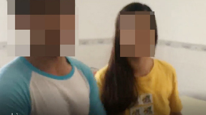 Cô giáo bị tố quan hệ bất chính với học trò. Ảnh từ clip