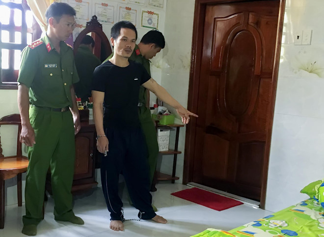 Thiện tại buổi thực nghiệm điều tra. Ảnh: C.A