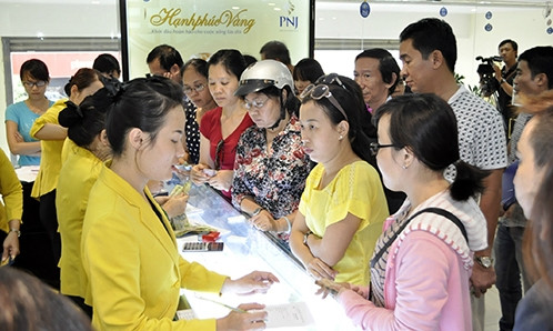 Giá vàng chênh lệch càng lớn với thế giới, doanh nghiệp càng được hưởng lợi.