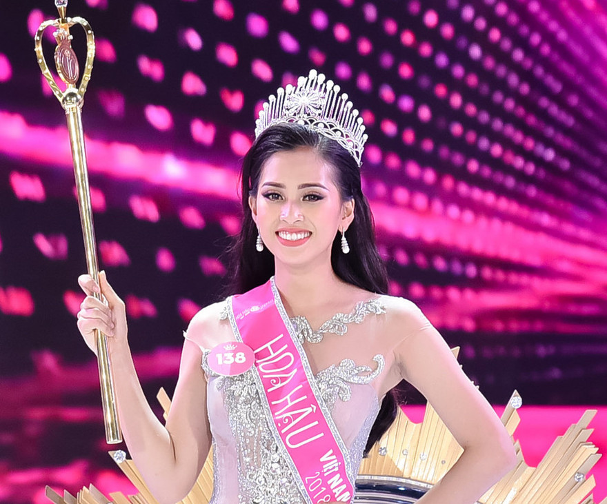 Mẹ của Tân Hoa hậu Việt Nam: Gia đình giấu Tiểu Vy khi bố bị tai biến