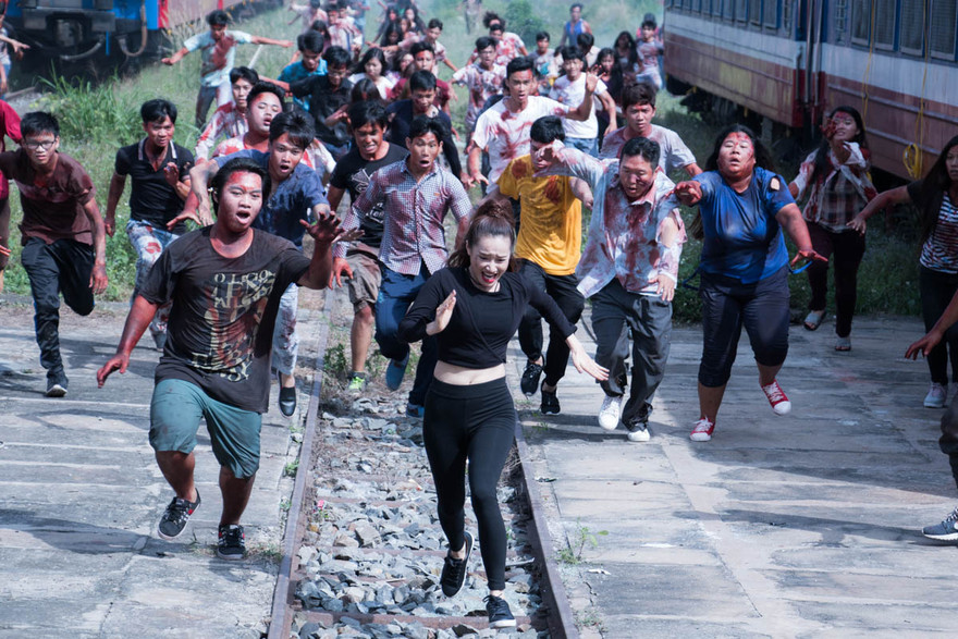 Nhã Phương lộ vòng hai to hơn thường lệ trong cảnh rượt đuổi