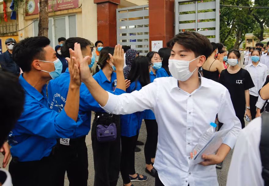 Cập nhật đề, đáp án NGOẠI NGỮ thi tốt nghiệp THPT 