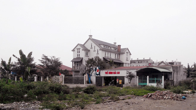 Căn biệt thự của ông N.Q.H. bị phường, quận “tuýt còi”, nhưng rốt cuộc vẫn tồn tại 