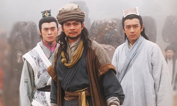 Huỳnh Nhật Hoa (giữa) trong Thiên long bát bộ. Ảnh: Sina.