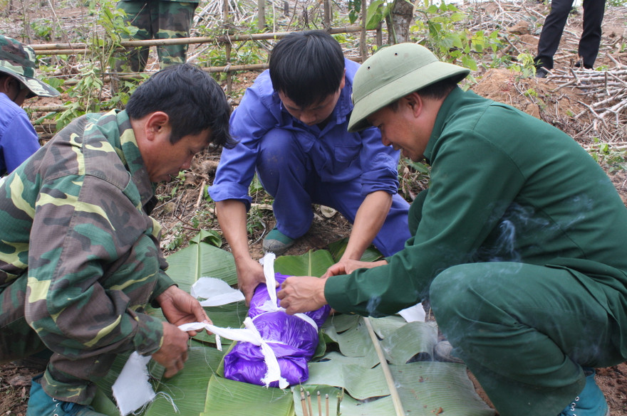 Khu vực các hài cốt liệt sĩ được tìm thấy tại cứ điểm Làng Vây (thuộc bản Vây 2, xã Tân Long, huyện Hướng Hóa, Quảng Trị). Ảnh: H.Hùng.