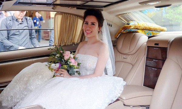 MC Thành Trung mang siêu xe 21 tỷ rước dâu