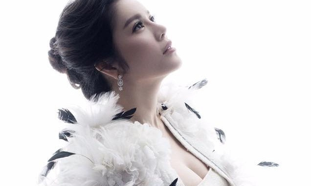 Lý Nhã Kỳ: ‘Kim cương, nhà dát vàng ư! Đó chỉ là vật ngoài thân’ 