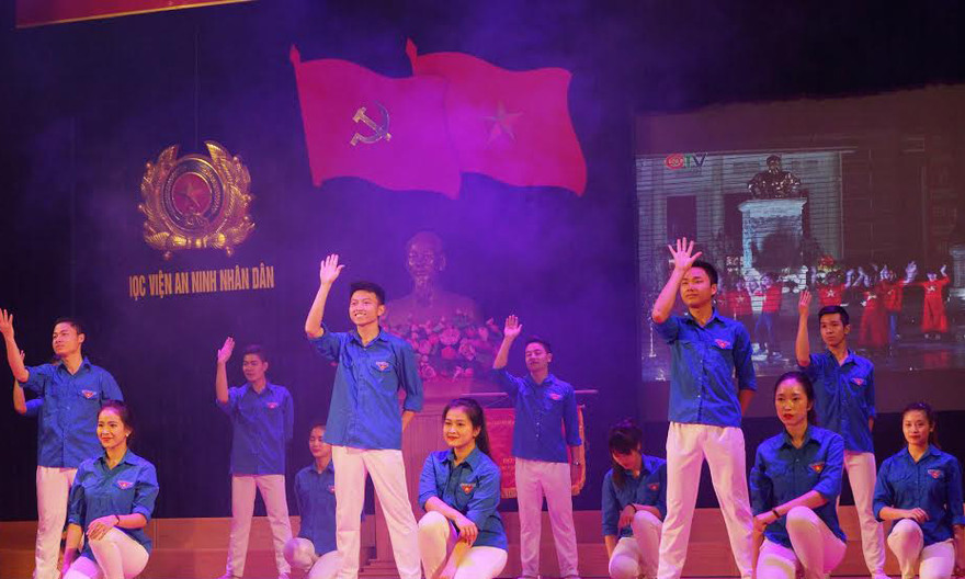 Một tiết mục văn nghệ sôi động do ĐVTN Học viện ANND thể hiện tại lễ phát động.