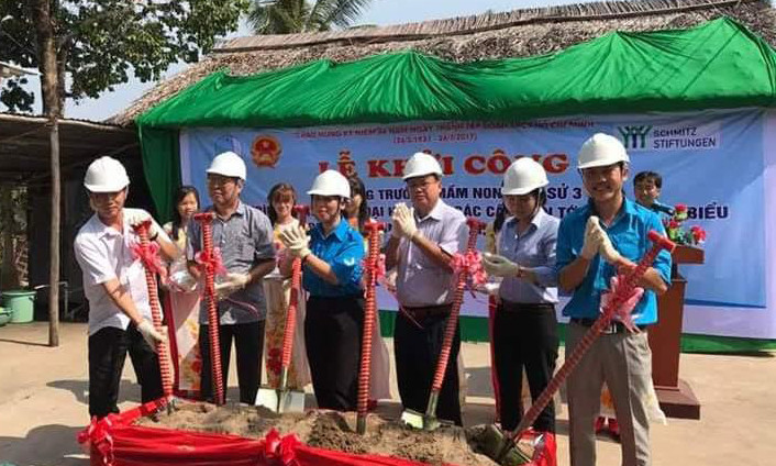 Lễ khởi công công trình trường tiểu học.