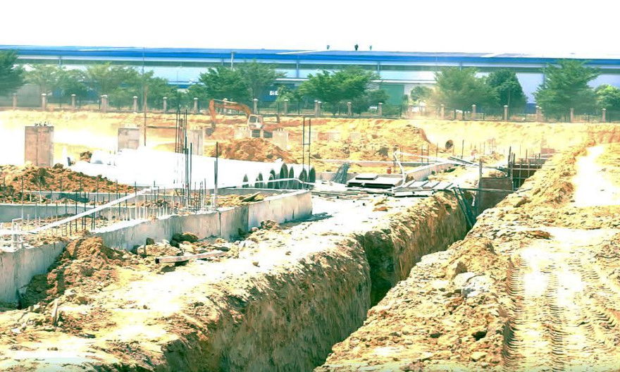 Hiện trường hai công nhân bị đè tử vong.