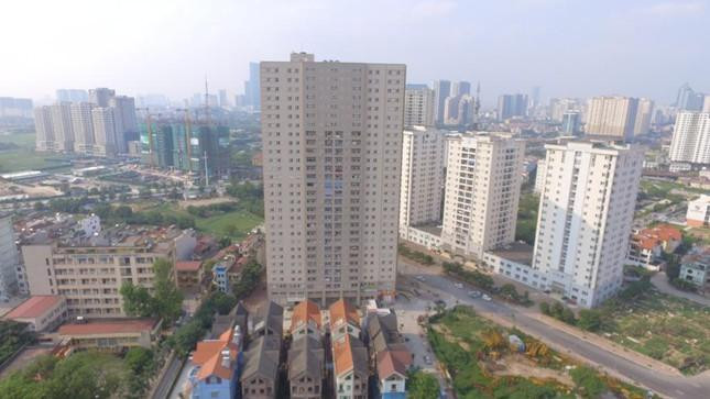 Công ty Intracom tự ý thay đổi chiều cao các tầng, thay đổi diện tích căn hộ, chuyển đổi công năng các tầng kỹ thuật, áp mái thành 33 căn hộ để bán.