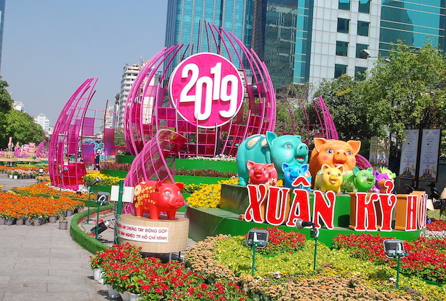 Ngắm đường hoa Nguyễn Huệ trước giờ khai mạc