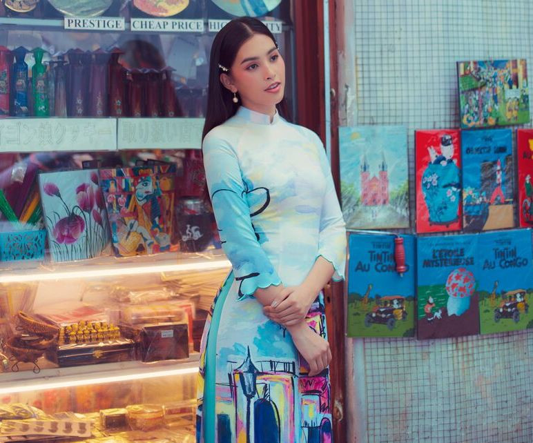 Hoa hậu Tiểu Vy khoe đường cong cơ thể tuyệt đẹp với áo dài