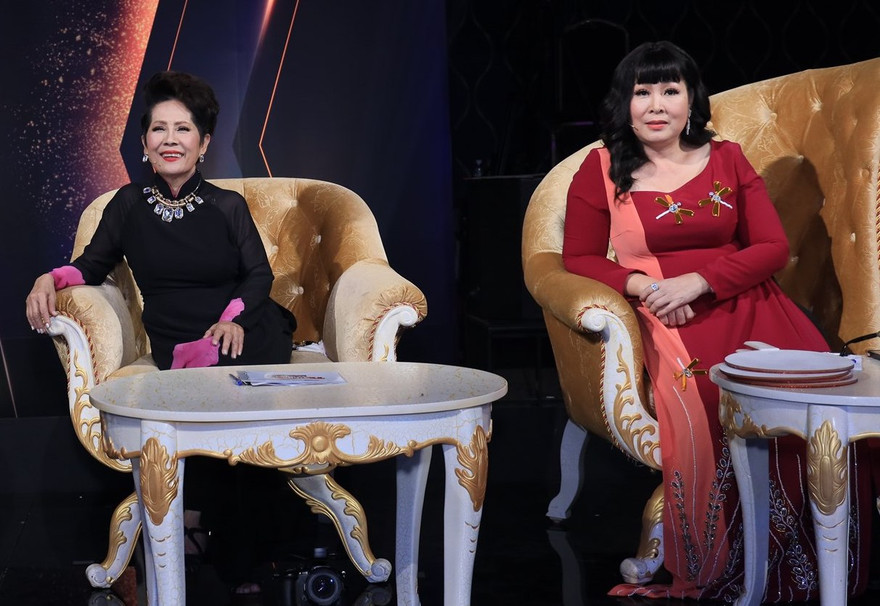 NSND Hồng Vân tự nhủ 'uốn lưỡi bảy lần' khi ngồi ghế nóng 'Tinh hoa hội tụ'