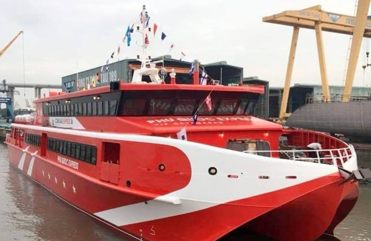 Sửa xong tàu cao tốc chở 500 khách gặp sự cố trên biển