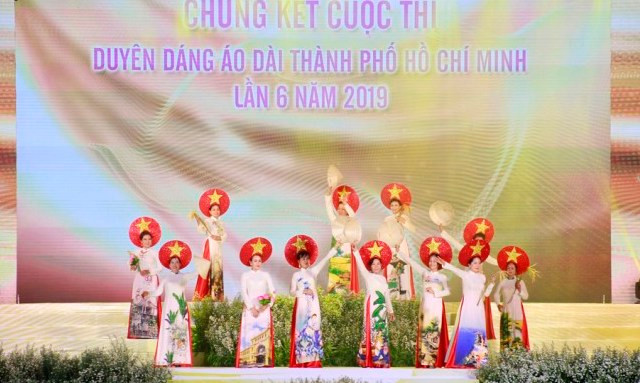 Cụ bà 79 tuổi đạt giải Duyên dáng áo dài