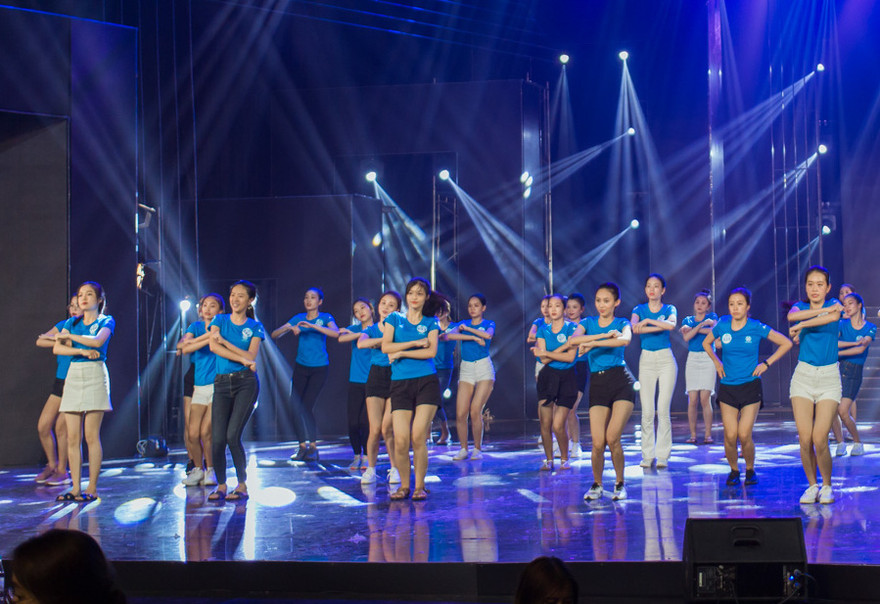 Mr Đàm đảm nhận 2 vai tại đêm chung khảo Miss World Việt Nam tối nay