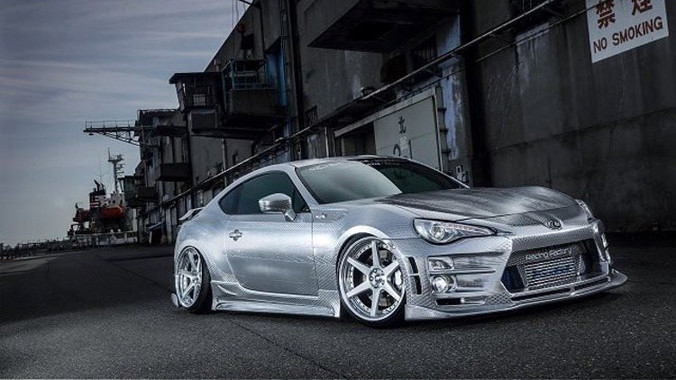 Thân xe trông như thể được chạm trổ hoàn toàn từ kim loại.