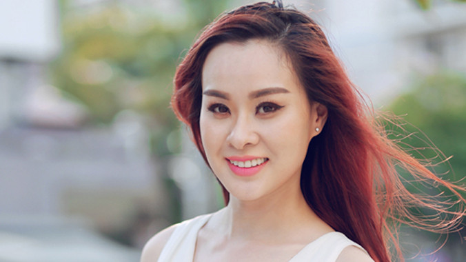 Thúy Nga là thành viên duy nhất của Mắt Ngọc đời đầu chưa lập gia đình. Cô ngày càng xinh đẹp, đằm thắm.