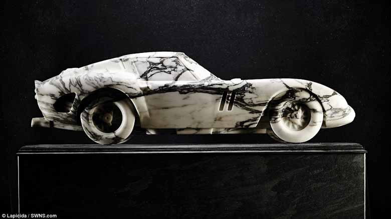 Cận cảnh siêu phẩm Ferrari 250 GTO bằng đá cẩm thạch