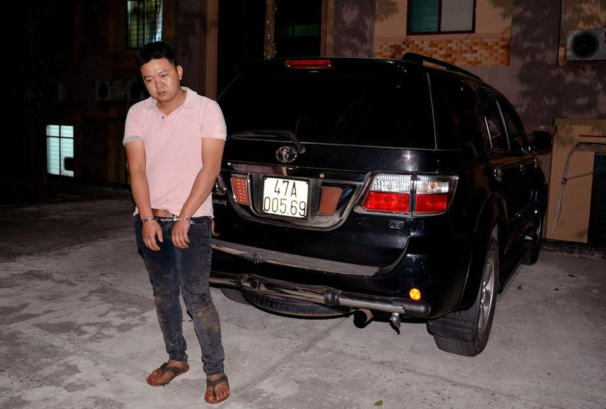 Đối tượng vận chuyển hơn vạn gói thuốc lá lậu