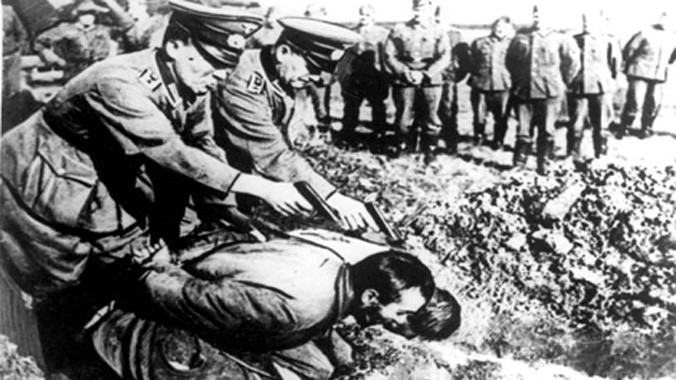 Mật vụ Gestapo đặc biệt tàn bạo với người bất đồng chính kiến.