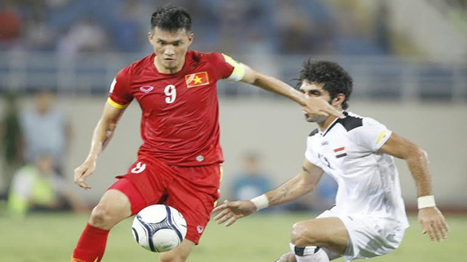 Theo HLV Văn Sỹ, sai lầm mất bóng của Công Vinh khiến ĐTVN nhận bàn thua. Ảnh: Gia Hưng.