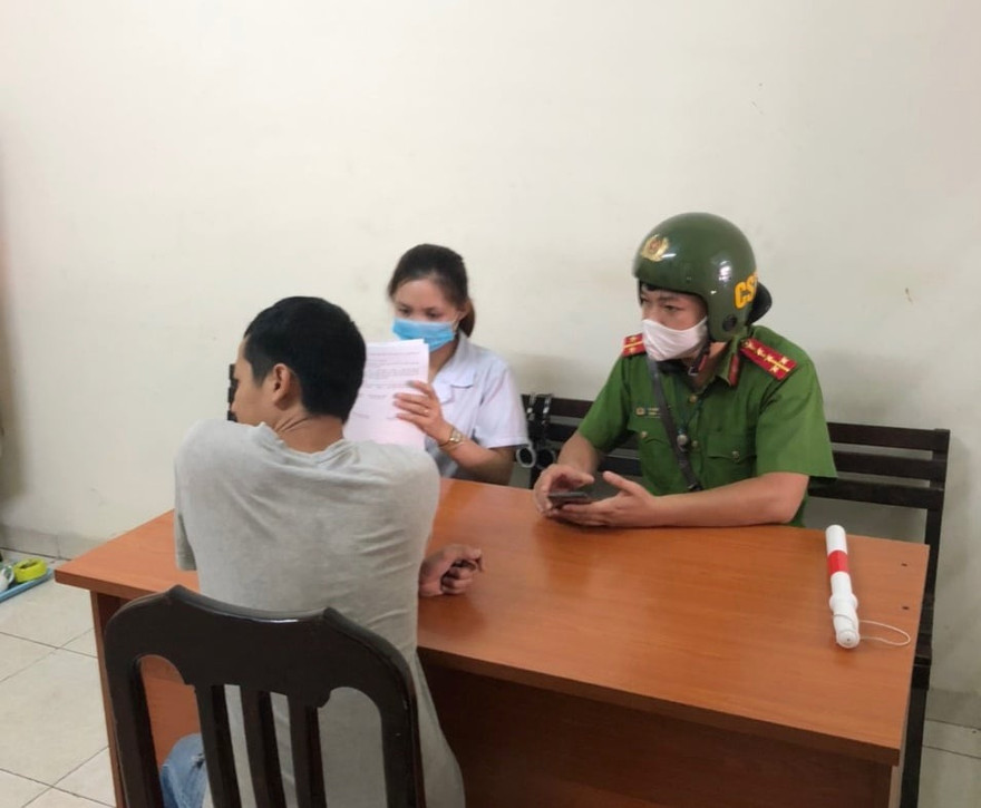 Một trường hợp bị xử phạt do không chấp hành đeo khẩu trang nơi công cộng