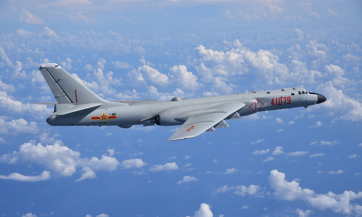 Oanh tạc cơ H-6K của Trung Quốc (Ảnh: PLA)