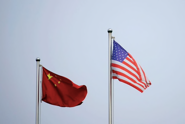 Quốc kỳ của Mỹ và Trung Quốc. (Ảnh: Reuters)